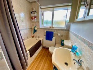 BATHROOM- click for photo gallery